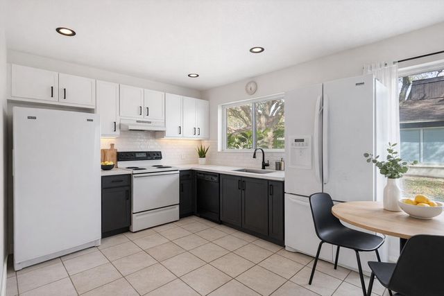 5260 Bosque Lane 17, West Palm Beach, FL 33415