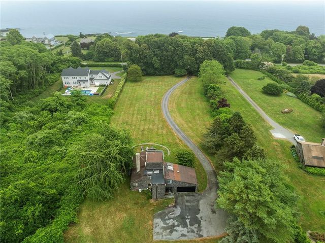 668 Indian Avenue, Middletown, RI 02842