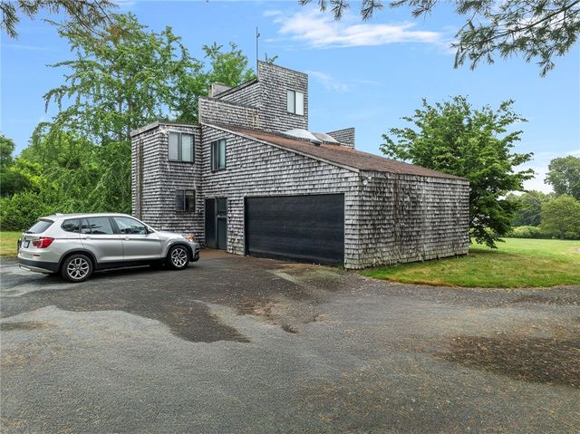 668 Indian Avenue, Middletown, RI 02842