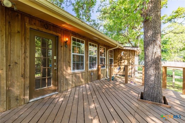 21 N CR 235, Gonzales, TX 78629
