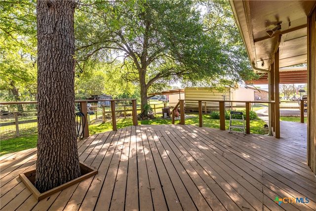 21 N CR 235, Gonzales, TX 78629