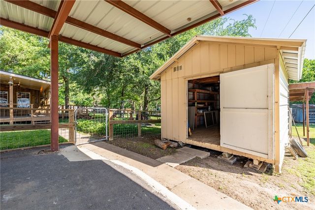 21 N CR 235, Gonzales, TX 78629