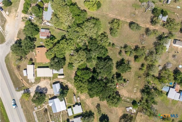 21 N CR 235, Gonzales, TX 78629