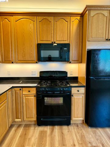 2415 San Pablo Ave, Oakland, CA 94612