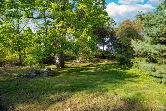 563 Putnam Pike, Smithfield, RI 02828