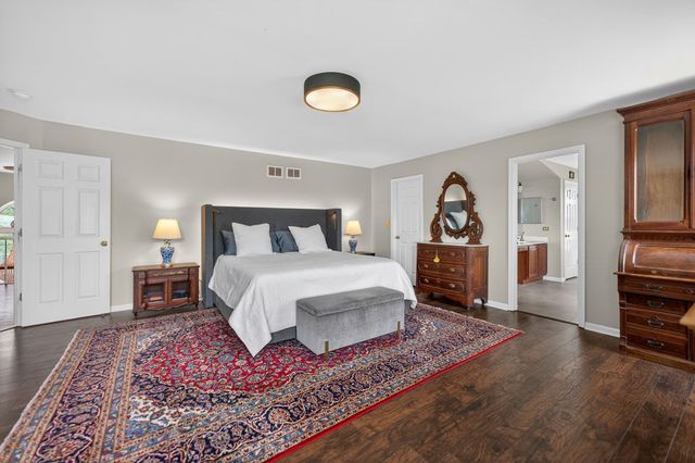2560 Mc Duffee Circle, North Aurora, IL 60542