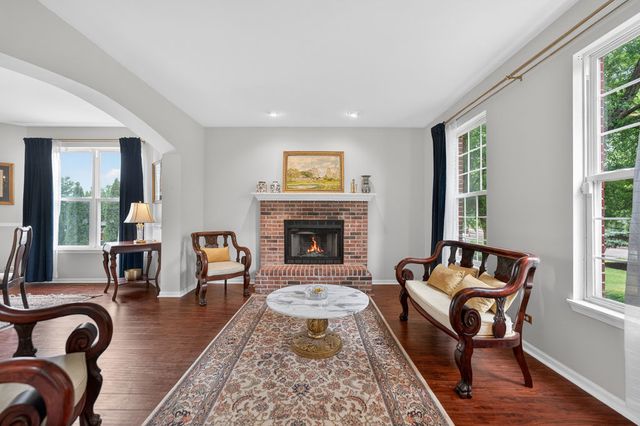2560 Mc Duffee Circle, North Aurora, IL 60542