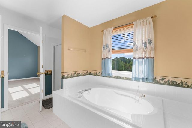 150 MARJESSA DR, Gilbertsville, PA 19525