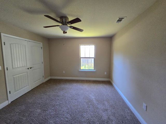 6846 Leisure St Street, Navarre, FL 32566