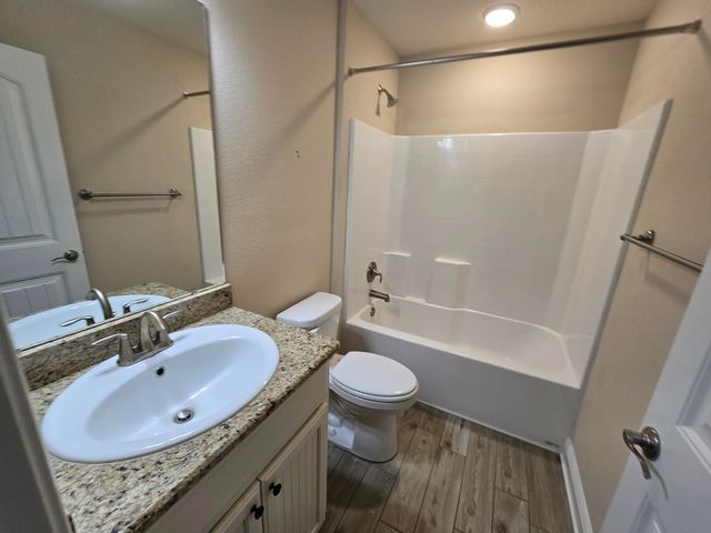 6846 Leisure St Street, Navarre, FL 32566