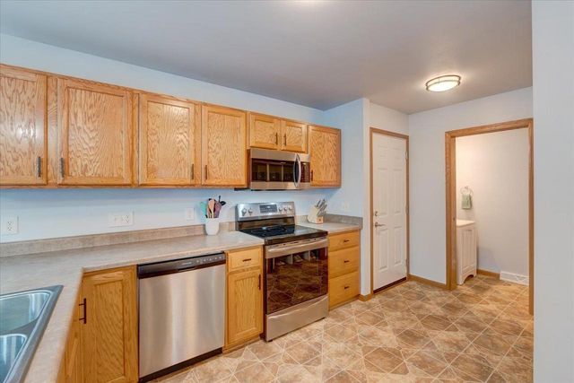 3714 Stonebridge Drive, Madison, WI 53719