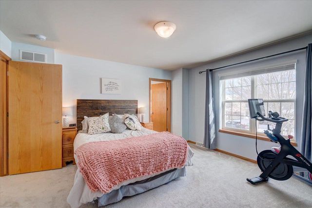 3714 Stonebridge Drive, Madison, WI 53719