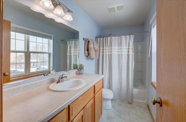 3714 Stonebridge Drive, Madison, WI 53719