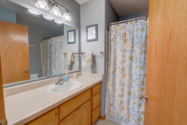 3714 Stonebridge Drive, Madison, WI 53719