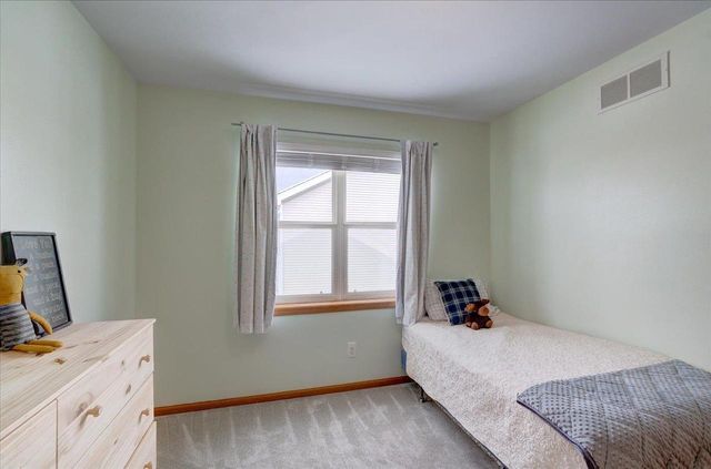 3714 Stonebridge Drive, Madison, WI 53719