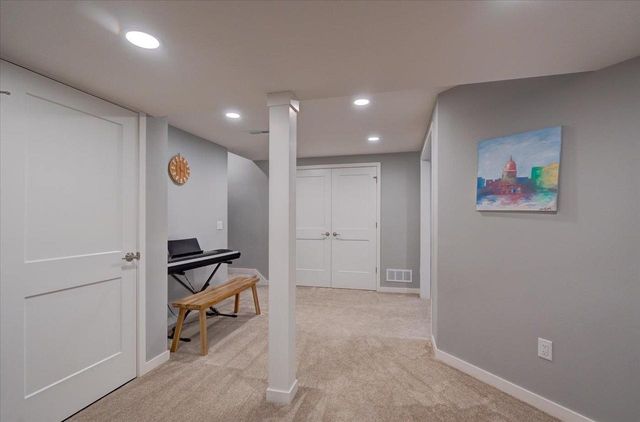 3714 Stonebridge Drive, Madison, WI 53719