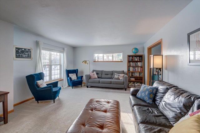 3714 Stonebridge Drive, Madison, WI 53719