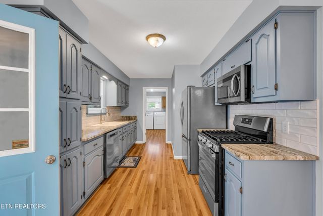 1954 Spruce Loop, Crossville, TN 38555