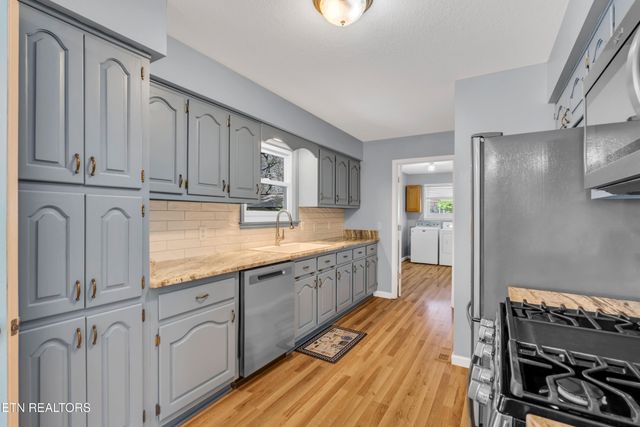 1954 Spruce Loop, Crossville, TN 38555