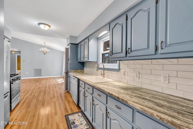 1954 Spruce Loop, Crossville, TN 38555