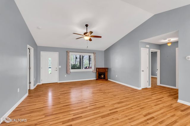 1954 Spruce Loop, Crossville, TN 38555