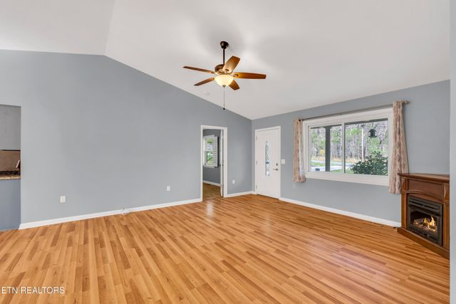1954 Spruce Loop, Crossville, TN 38555