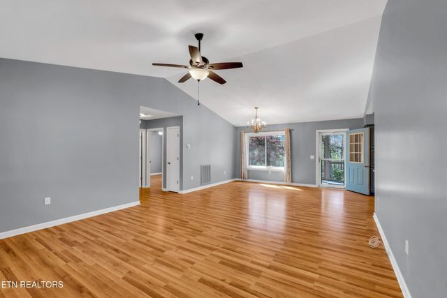1954 Spruce Loop, Crossville, TN 38555