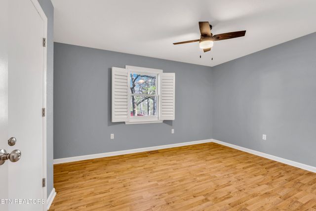 1954 Spruce Loop, Crossville, TN 38555