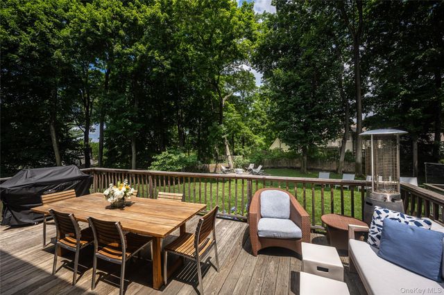 15 Laurel Hill Road, Dobbs Ferry, NY 10522