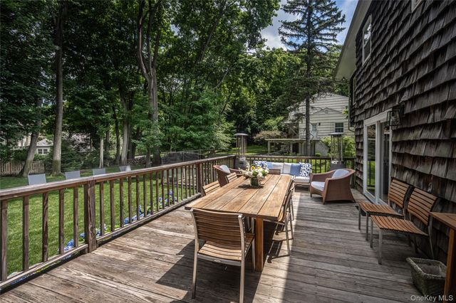 15 Laurel Hill Road, Dobbs Ferry, NY 10522