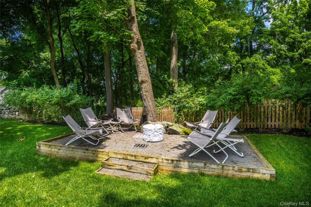 15 Laurel Hill Road, Dobbs Ferry, NY 10522