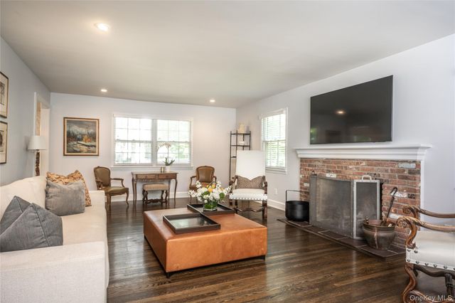 15 Laurel Hill Road, Dobbs Ferry, NY 10522