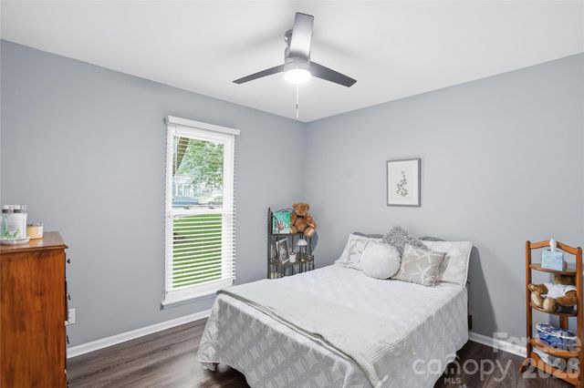 6804 Delta Lake Drive, Charlotte, NC 28215