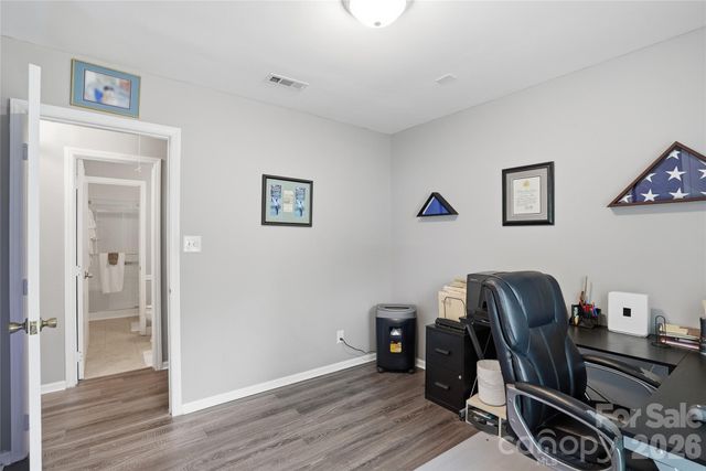6804 Delta Lake Drive, Charlotte, NC 28215