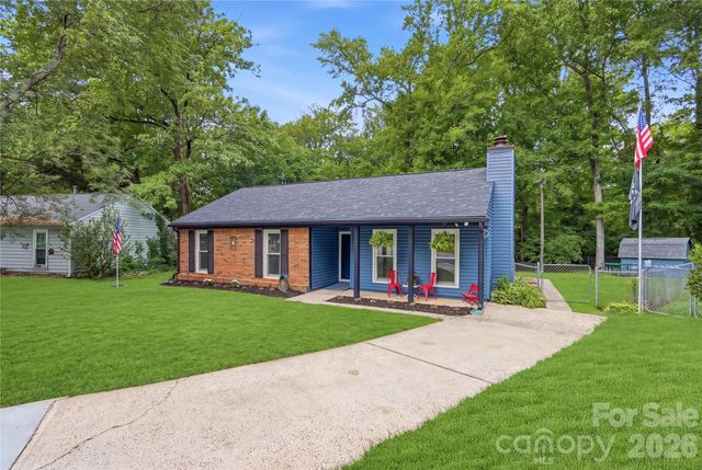 6804 Delta Lake Drive, Charlotte, NC 28215