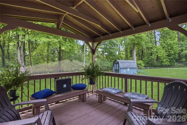 6804 Delta Lake Drive, Charlotte, NC 28215