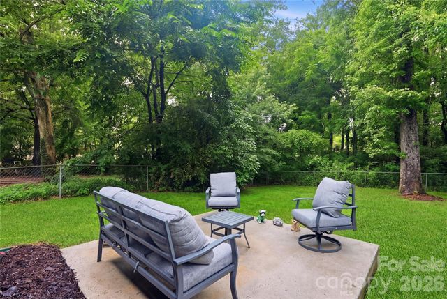 6804 Delta Lake Drive, Charlotte, NC 28215