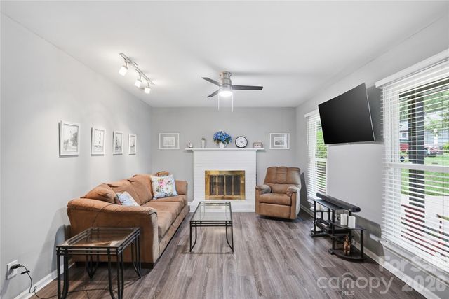 6804 Delta Lake Drive, Charlotte, NC 28215