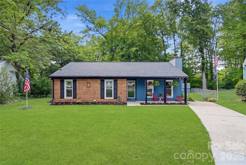 6804 Delta Lake Drive, Charlotte, NC 28215