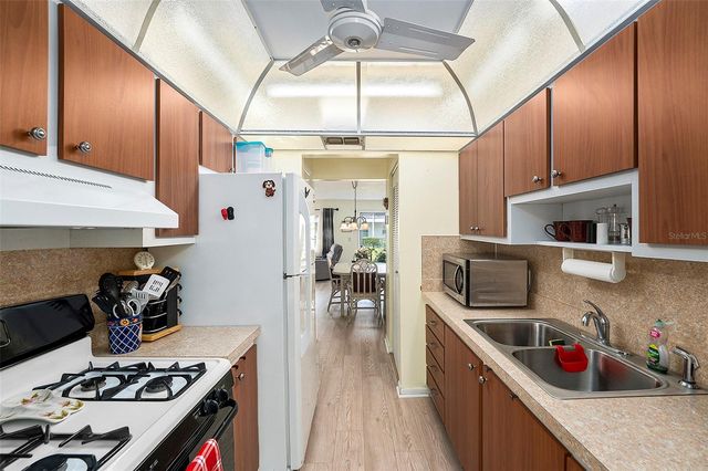 5216 81ST STREET N 2, St Petersburg, FL 33709