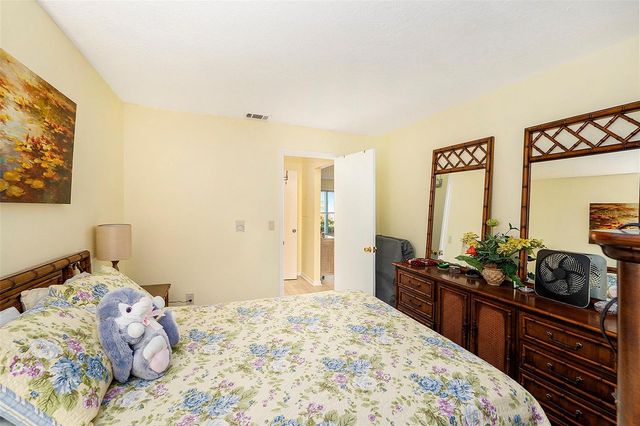 5216 81ST STREET N 2, St Petersburg, FL 33709