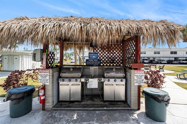 5216 81ST STREET N 2, St Petersburg, FL 33709