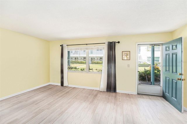 5216 81ST STREET N 2, St Petersburg, FL 33709