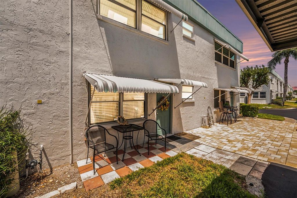 5216 81ST STREET N 2, St Petersburg, FL 33709