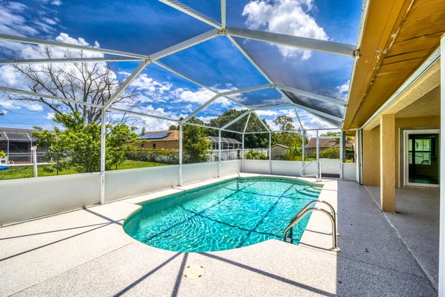 649 NE HORIZON Lane, Port St. Lucie, Port St Lucie, FL 34983