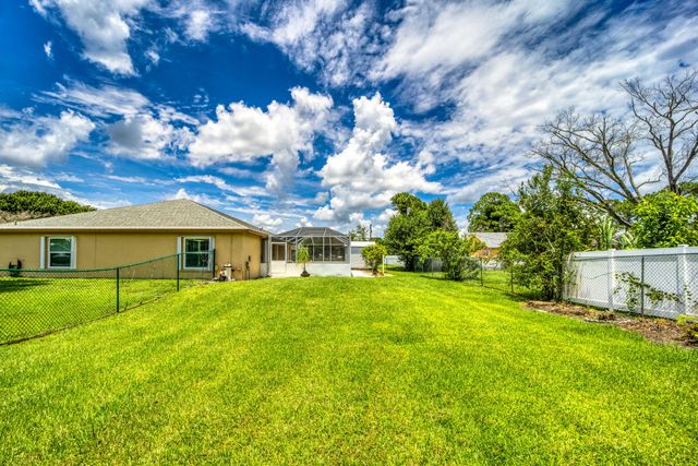 649 NE HORIZON Lane, Port St. Lucie, Port St Lucie, FL 34983