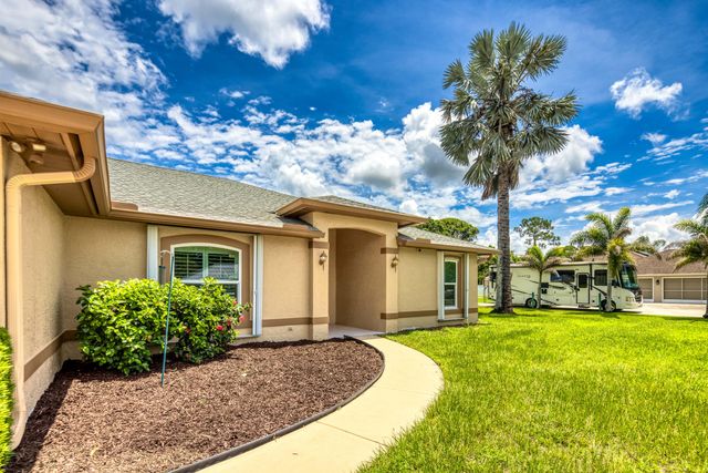 649 NE HORIZON Lane, Port St. Lucie, Port St Lucie, FL 34983