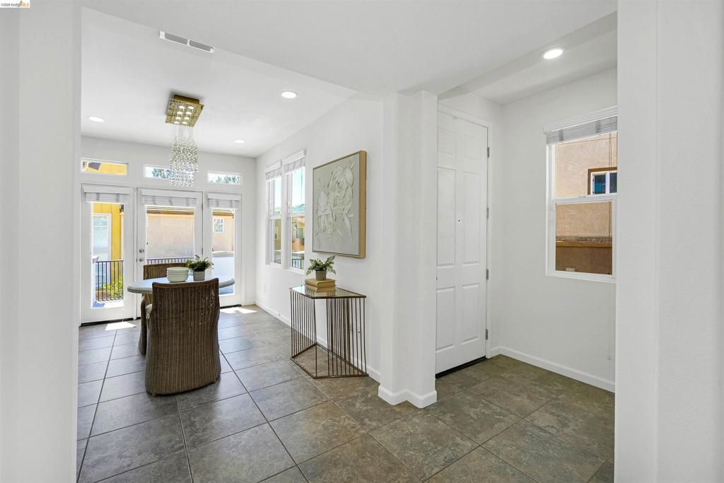 Image 10 of property listing at 449 Constantine Ct, San Ramon, CA 94583