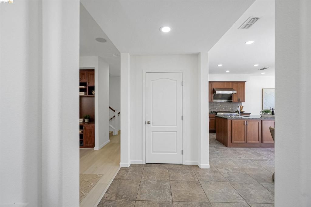 Image 13 of property listing at 449 Constantine Ct, San Ramon, CA 94583