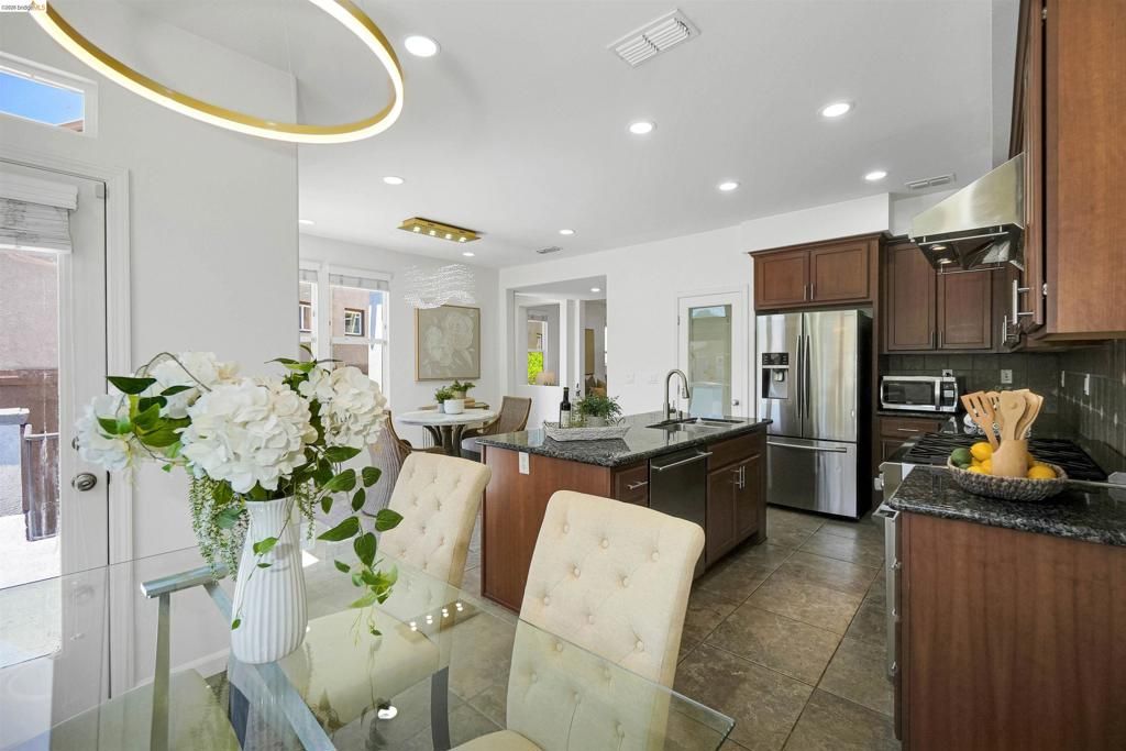 Image 27 of property listing at 449 Constantine Ct, San Ramon, CA 94583